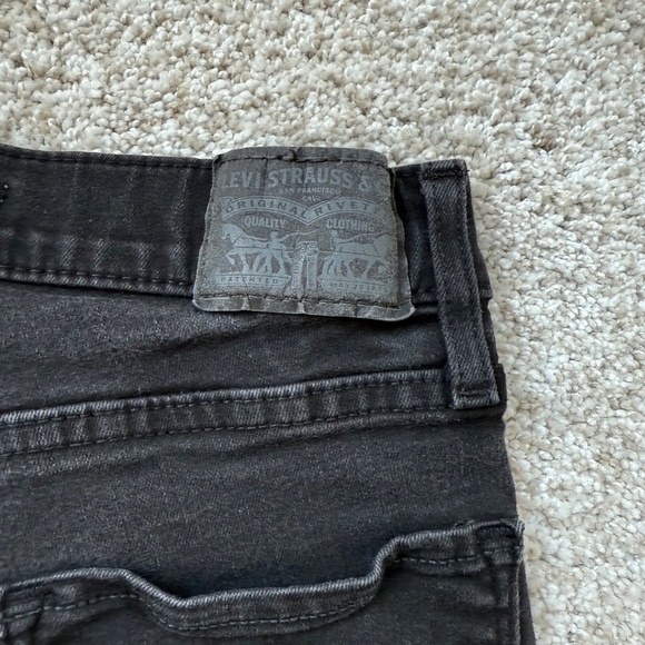 Levi | Black 724 High Rise Straight | Women’s | size 26 - Picture 3 of 4